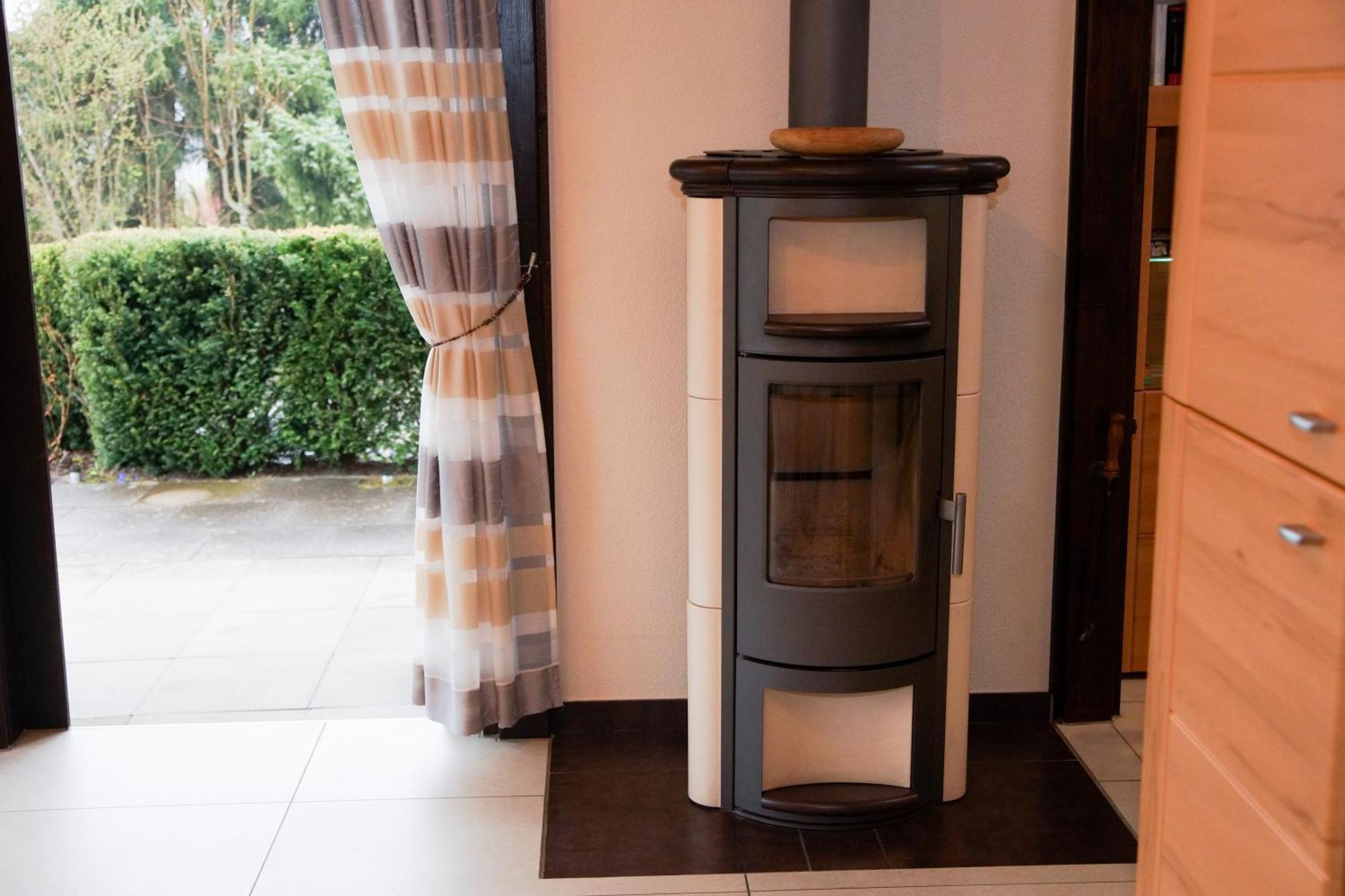 Henneglueck2 Mit Kamin Und Sauna! * Meschede